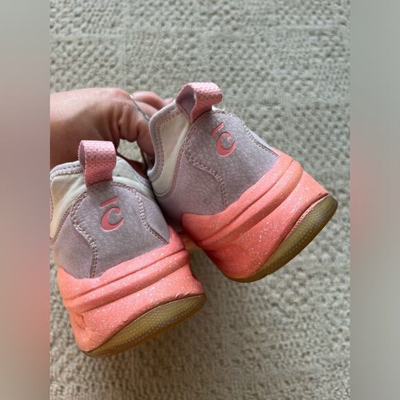 Clove Limited Edition Classic Sneakers In Peach
Quartz nursing shoe Size 8.5 - Picture 5 of 9